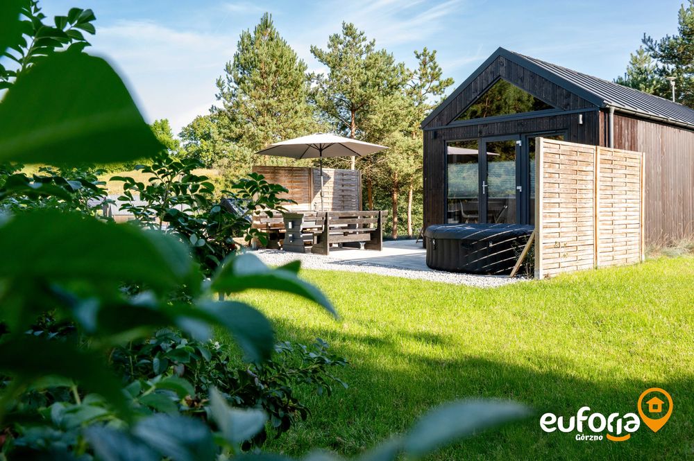 Domek na wynajem nad jeziorem z sauną i balią/jacuzzi; PET FRIENDLY