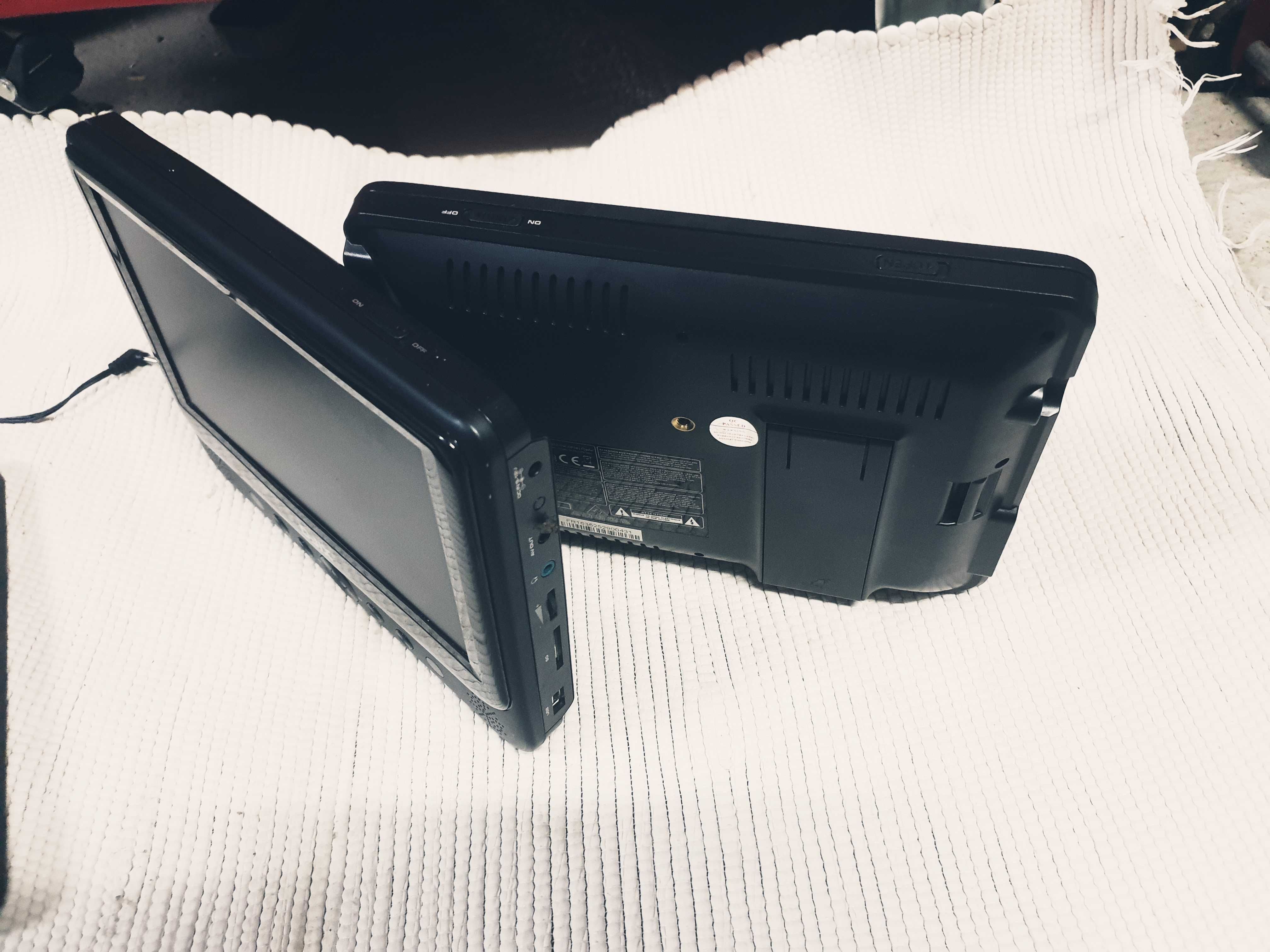 2x monitores DVD  para apoio de cabeça auto