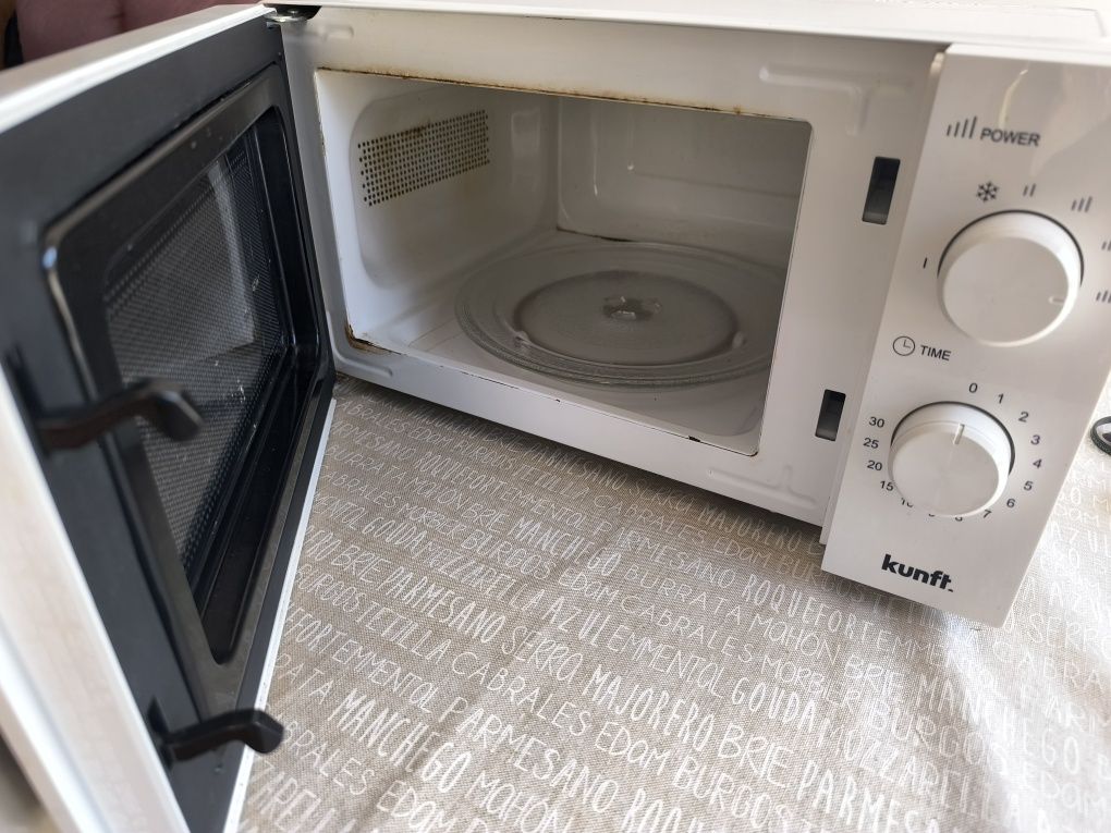 Microondas e air fryer