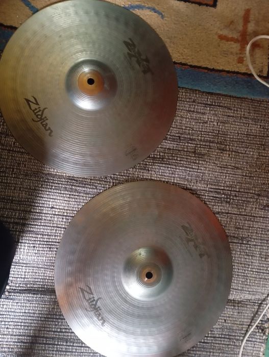 Vendo varios pratos de bateria