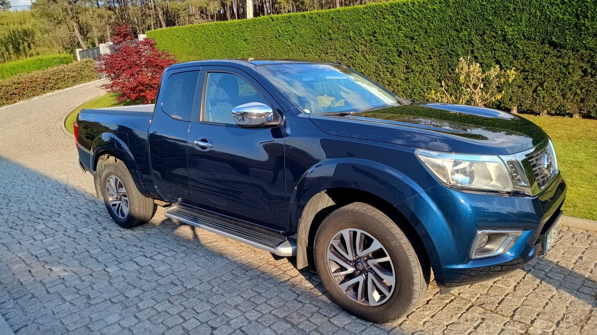 Nissan Navara impecável