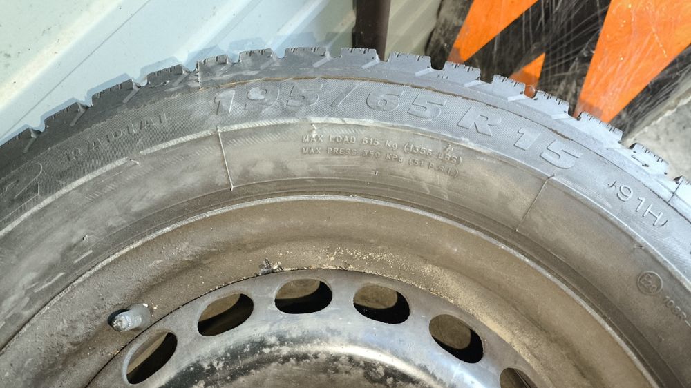 Opony zimowe Dębica Frigo 2 R15/195/65 Super stan 2 sztuki