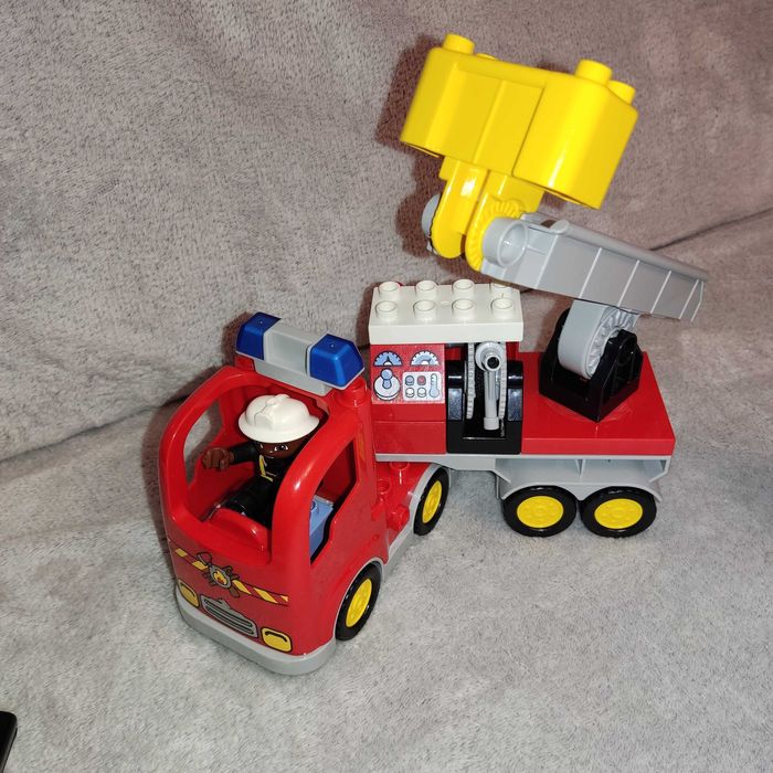 Пожежна машина, поліція  лего дупло оригінал