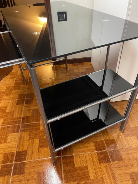 Secretária vidro + Monitor LG