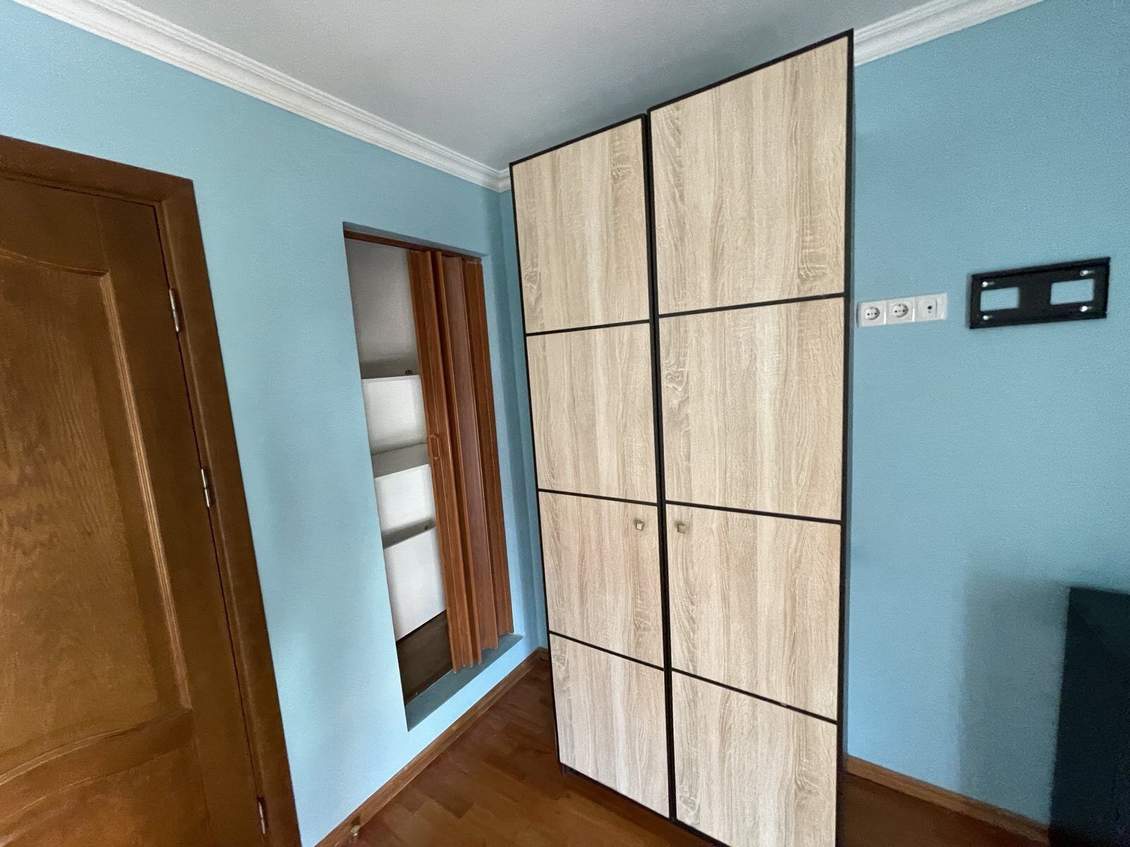 Продається котедж з євроремонтом у Гаях Гречинських