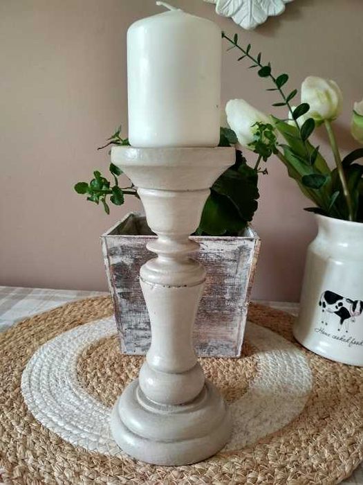 Świecznik drewniany rezerwacja