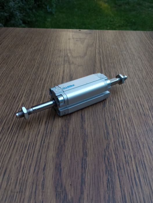 Siłownik Pneumatyczny Kompaktowy ADVULQ-20-40-A 156162 FESTO