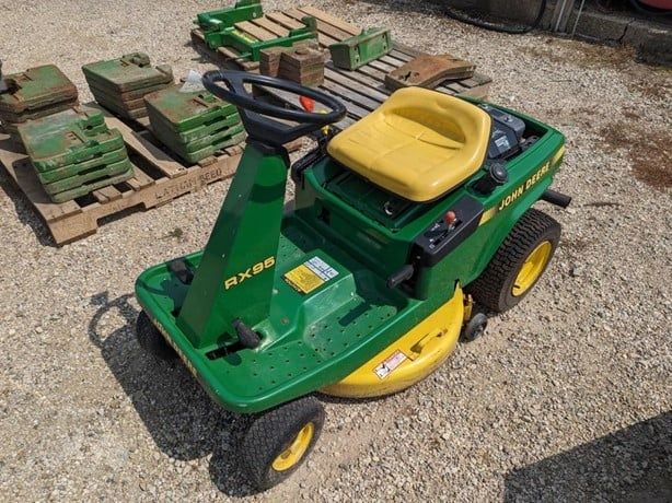 Trator corta relva John Deere RX95