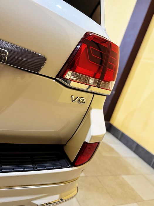 Toyota Land Cruiser 200 • 2013 • 4.5 V8 Diesel • 70th Anniversary