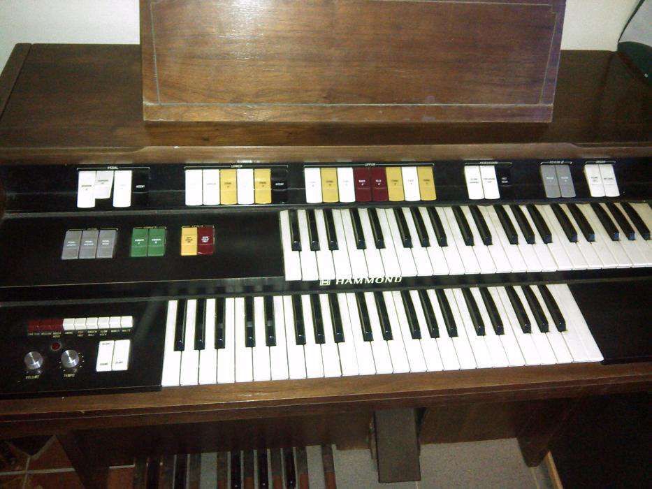 Orgão Vintage HAMMOND T524-C