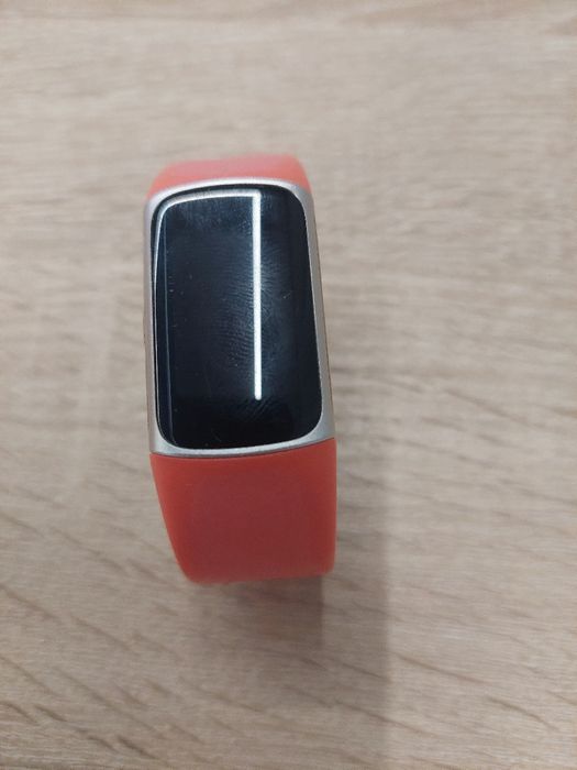 Fitbit Charge 6 by Google – koralowy, używany, z opakowaniem
