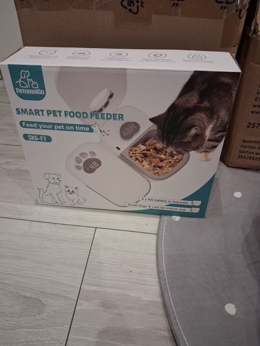 Podajnik karmy dla zwierzat