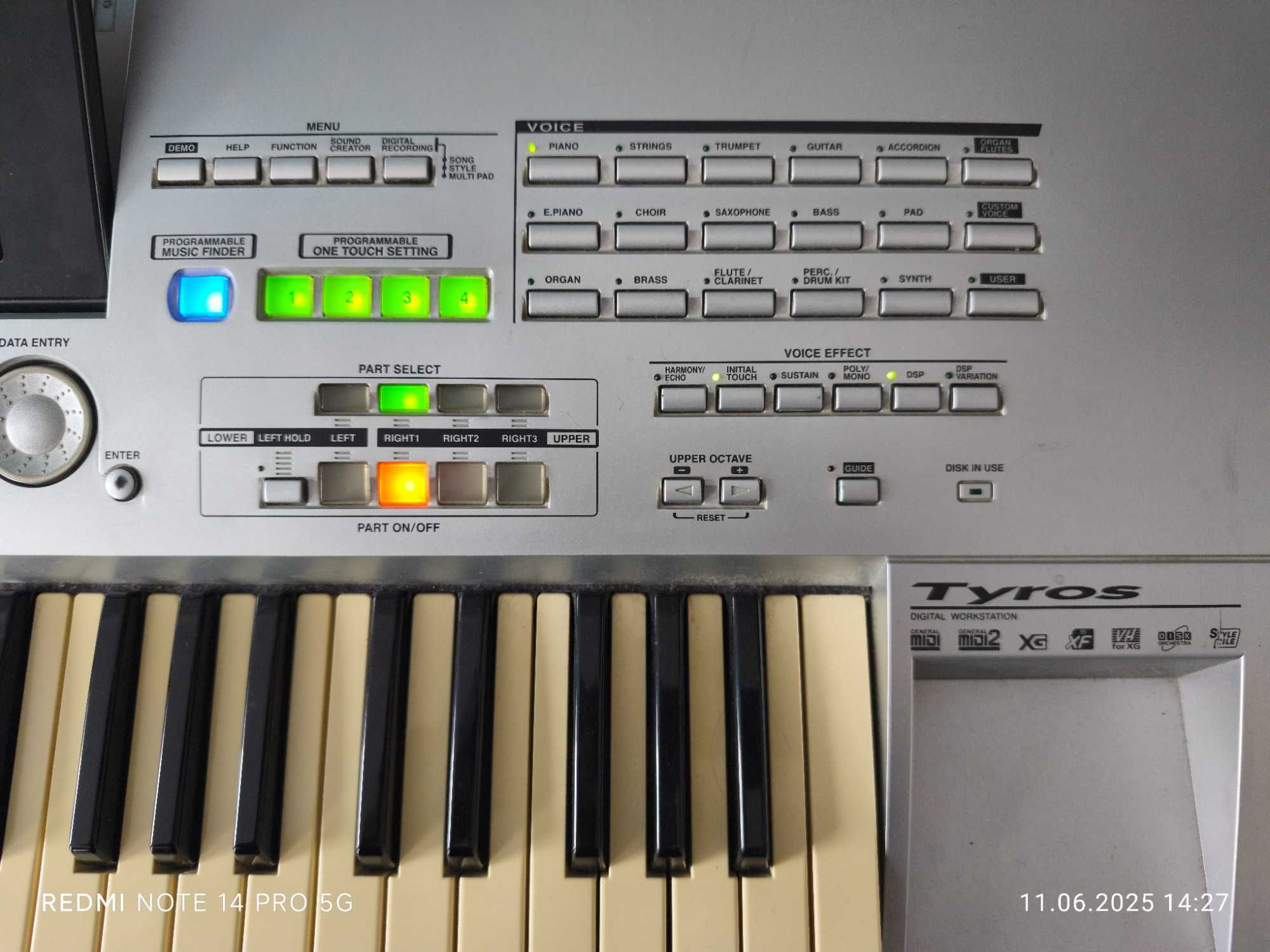Yamaha Tyros Keyboard