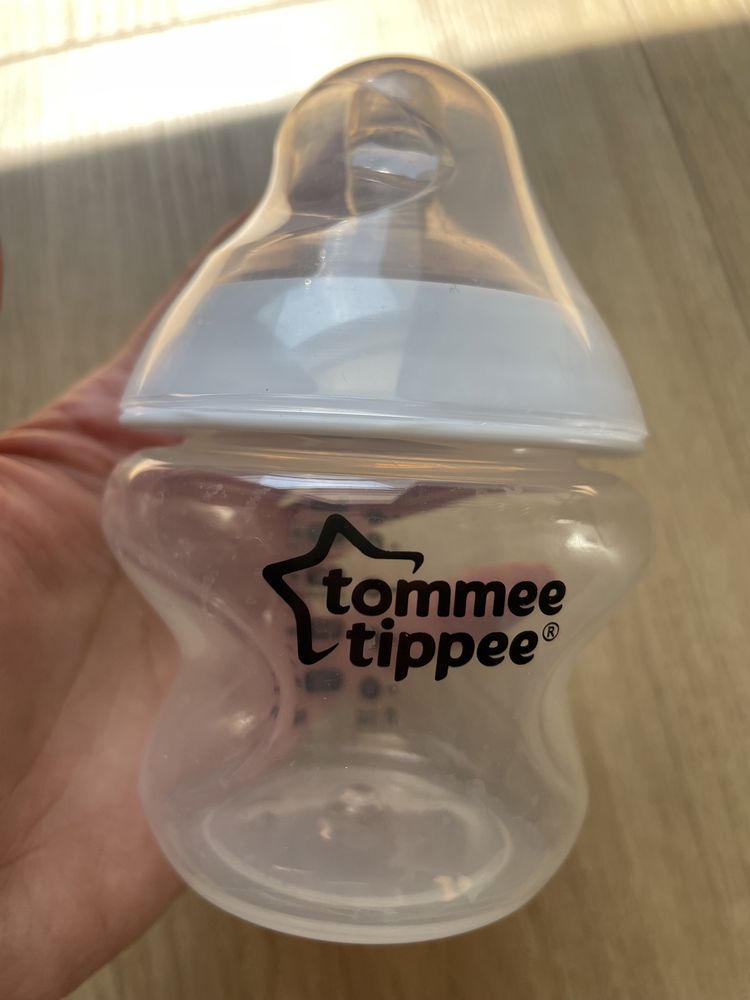 Butelka Tommee Tippee z antykolkowym smoczkiem