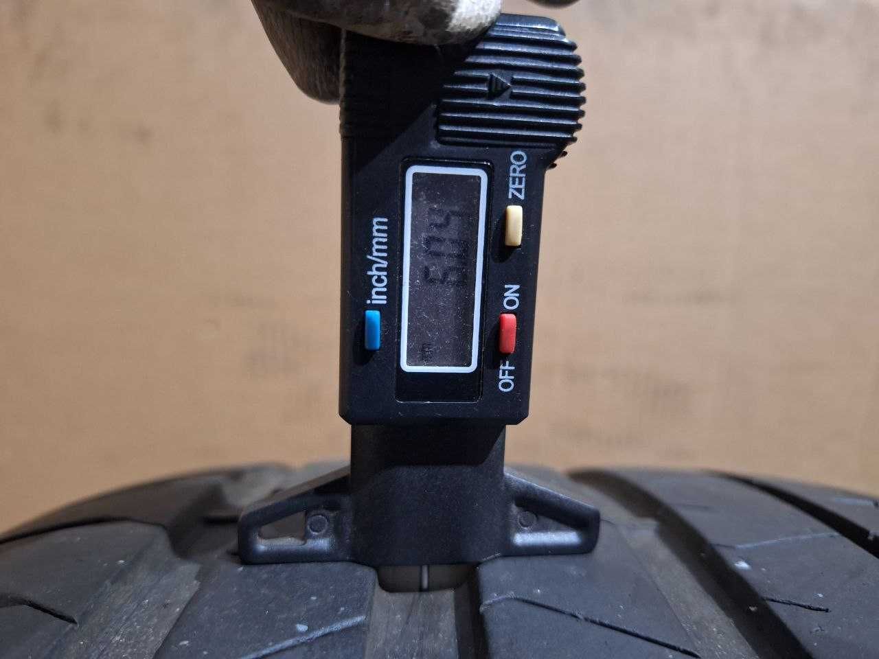 Літня шина резина 275/35 R19 100Y Pirelli Pzero PZ4 *