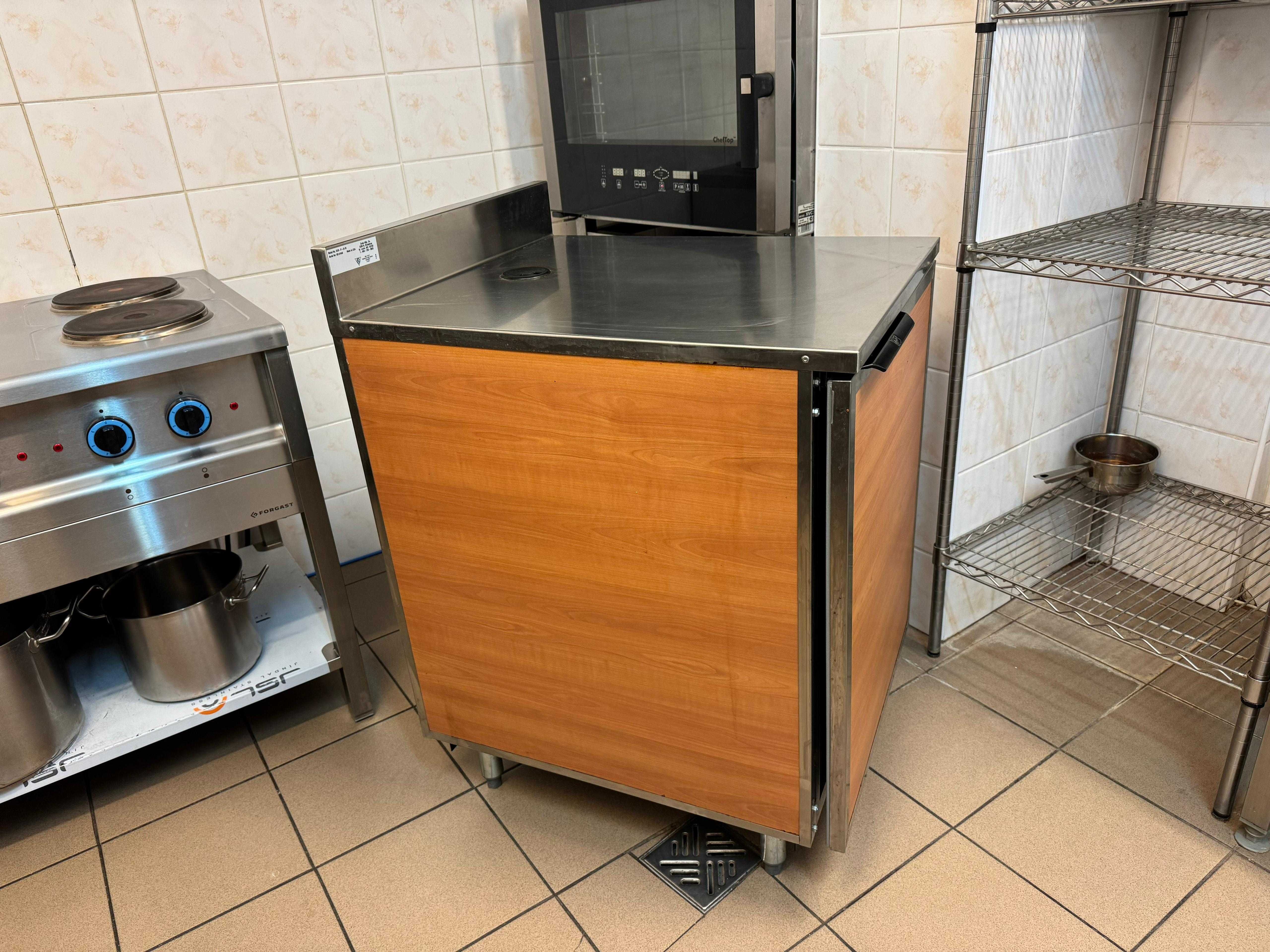 Szafka jednodrzwiowa z drzwiami stół przyścienny gastronomiczny Duke