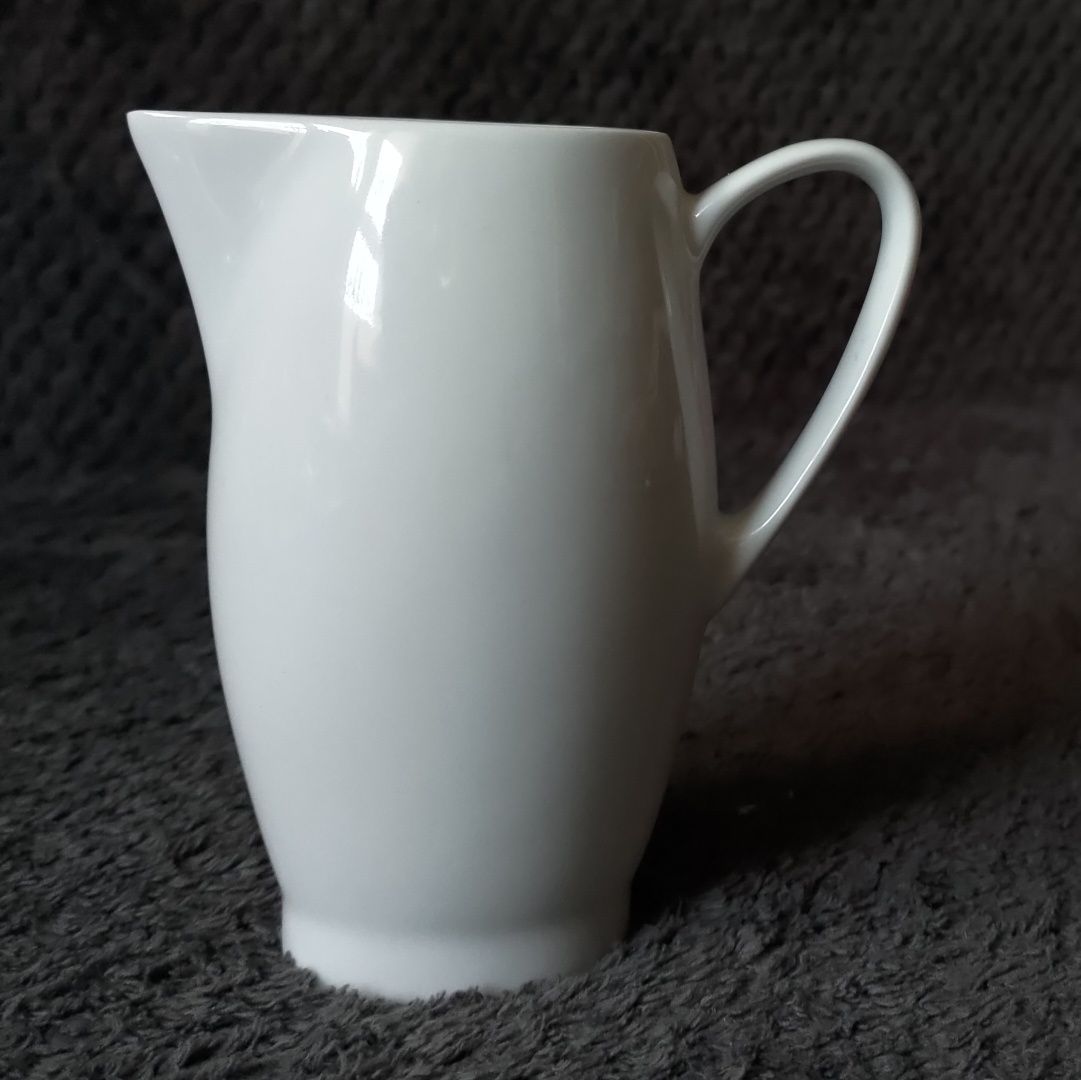 Porcelana z Wałbrzycha Krzysztof/ Kristoff porcelanowy mlecznik