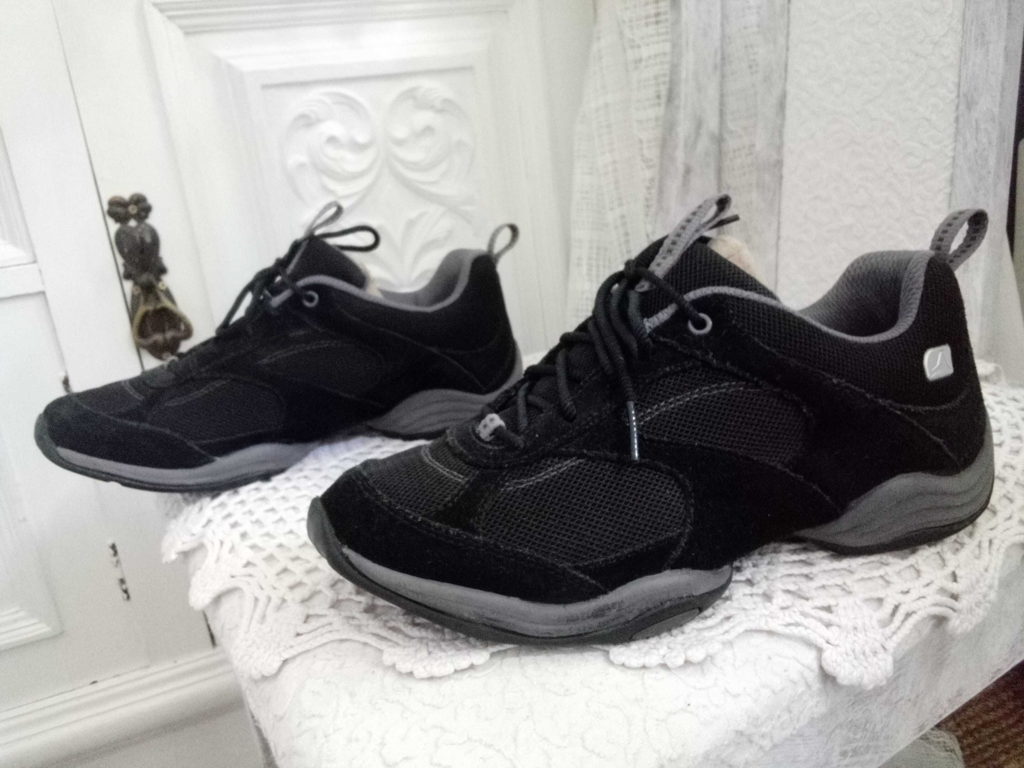 Clarks zamszowe sneakersy adidasy skórzane buty damskie 38