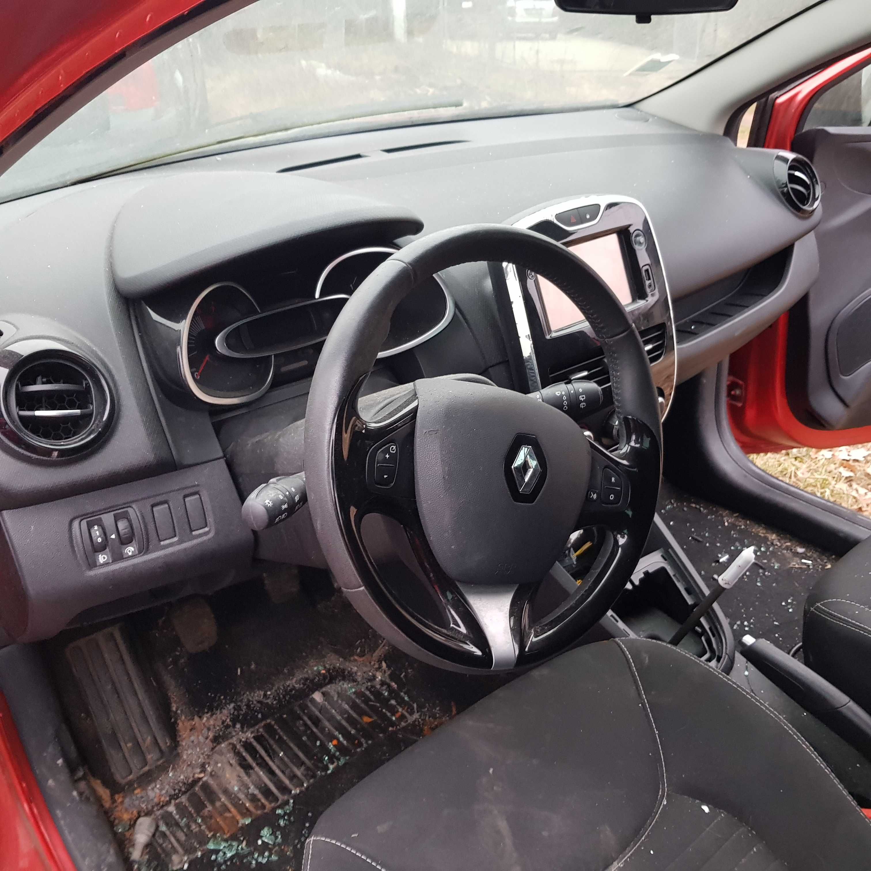 konsola deska rozdzielcza Renault Clio 4 lift demontaż
