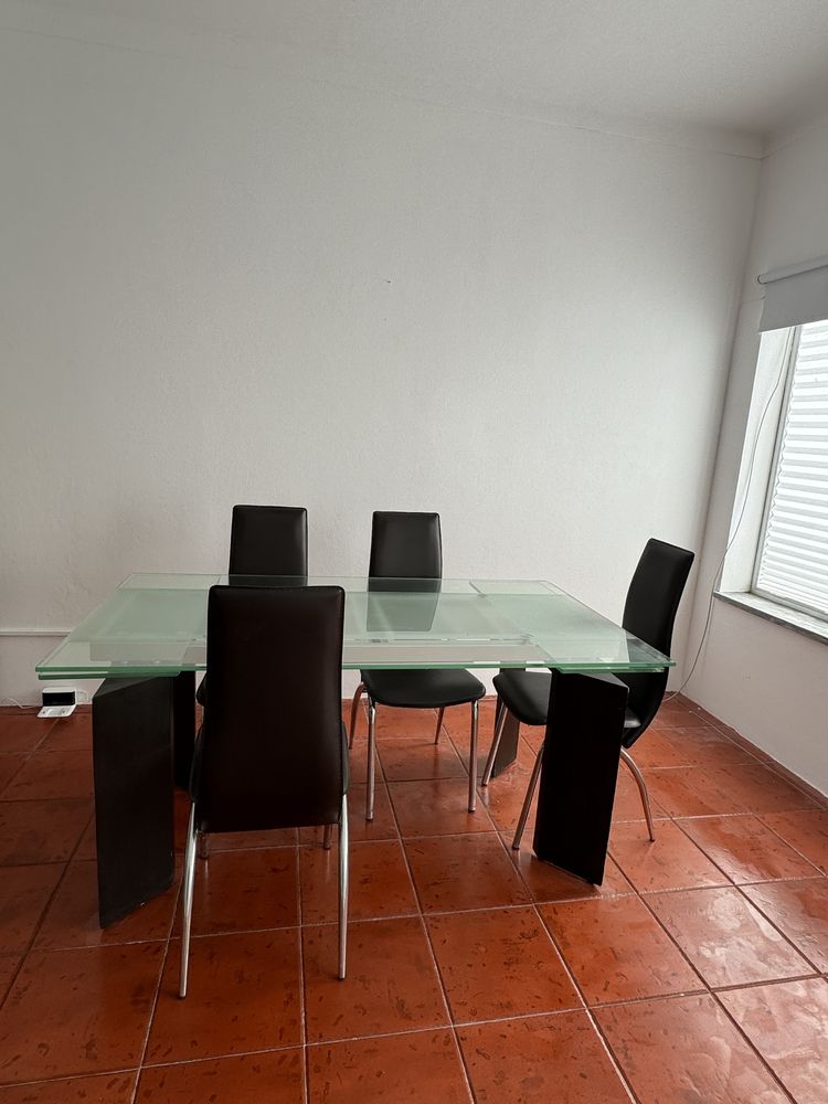 Apartamento T1 + 1 com 60m2 junto ao Lidl Santa Clara renovado