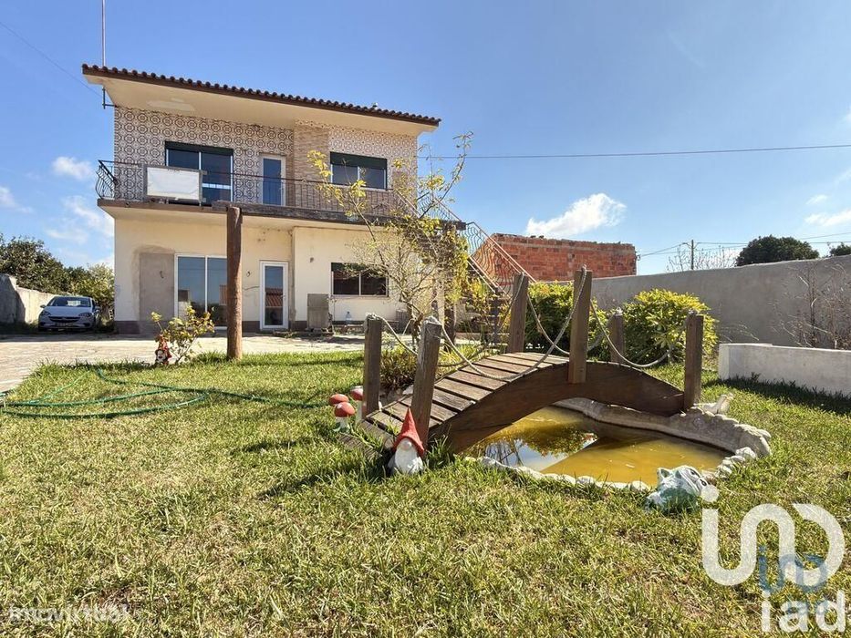 Moradia bi-familiar T4 em Lavos de 115 m2