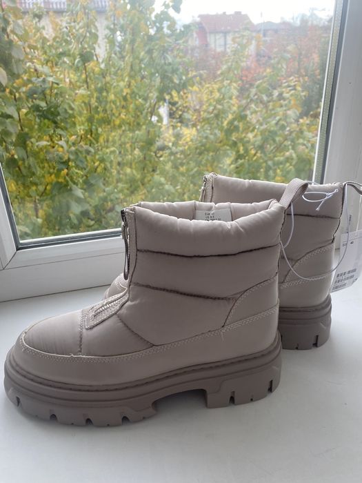 Бежеві дутики H&M