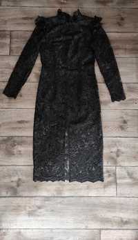 Чорна мереживна сукня