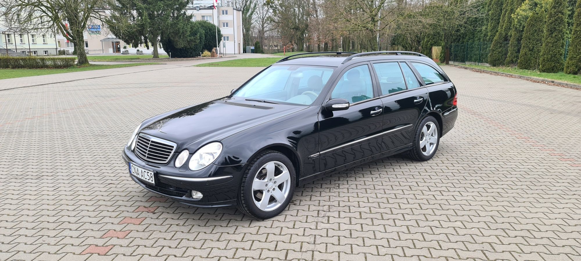 MERCEDES E200  Kompresor