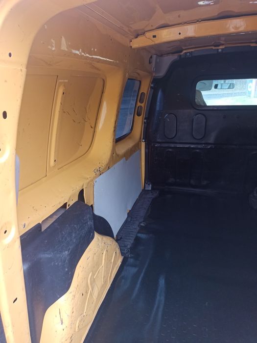 Рено Канго,2013 року,електро