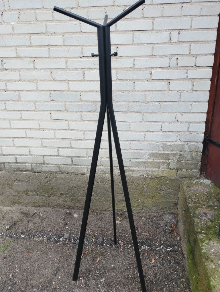 Sprzedam wieszak stojący metalowy