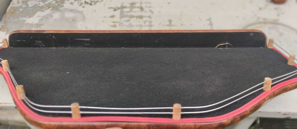 Полка під телевізор книги