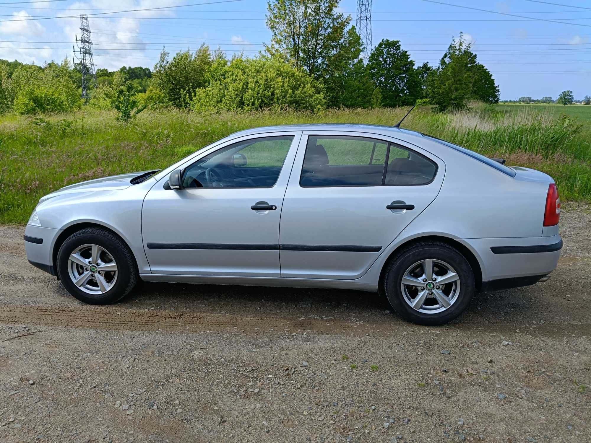skoda  Octavia II  1.6 mpi   2012r  mały  przebieg  42159 km