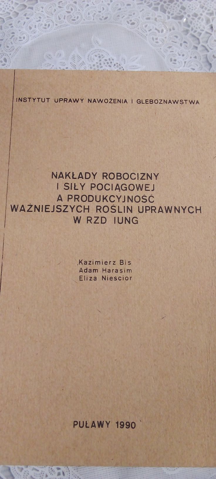 Nakłady robocizny i siły pociągowej a produkcyjność ważniejszych rosli