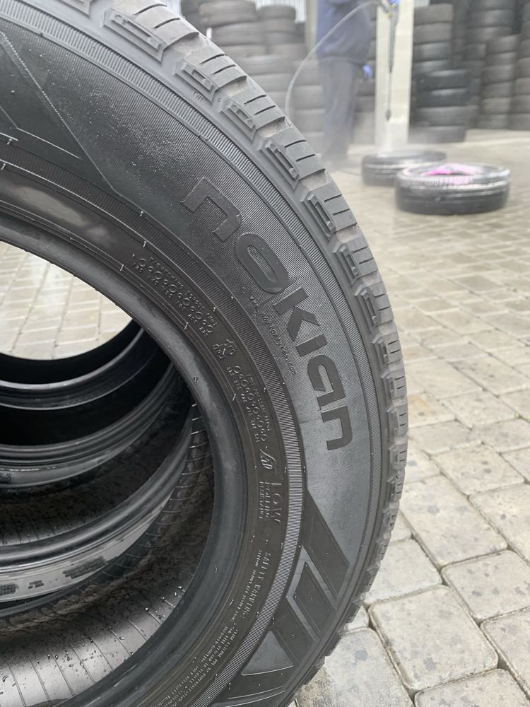 107) Nokian 205/75/16/ c