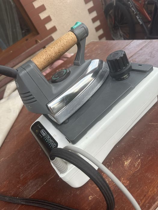 Праска Delonghi stiromeglio compact