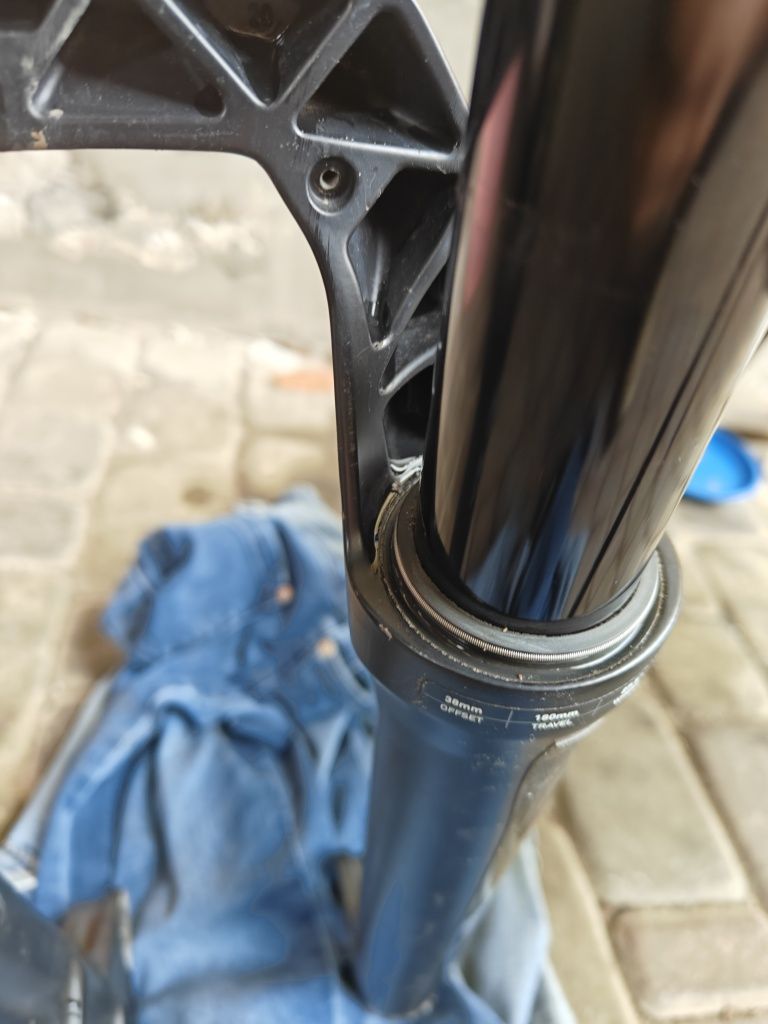 Rock  shox zeb r