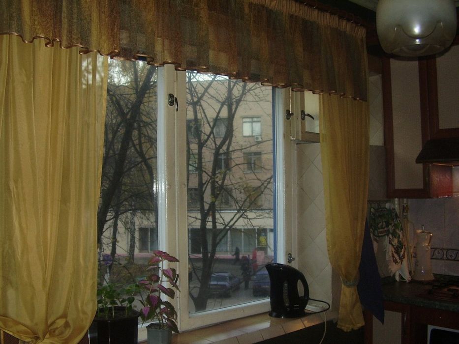 Продаж 3 кімнатної квартири вул. П. Курінного 9