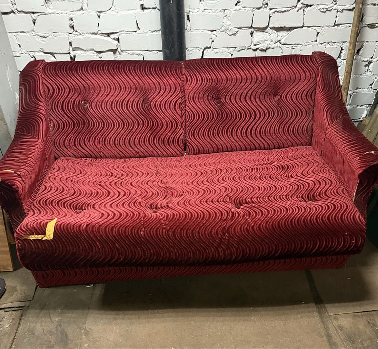 Продам диван для гаража или дачи.