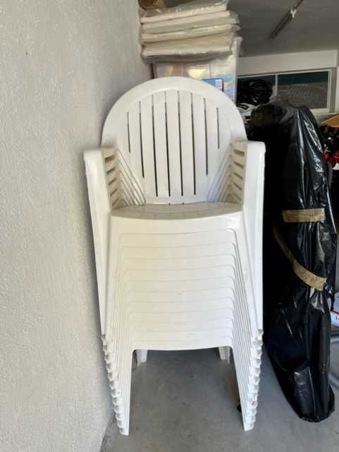 Mesa em resina da CURVER dobravel + cadeiras ( 5 )