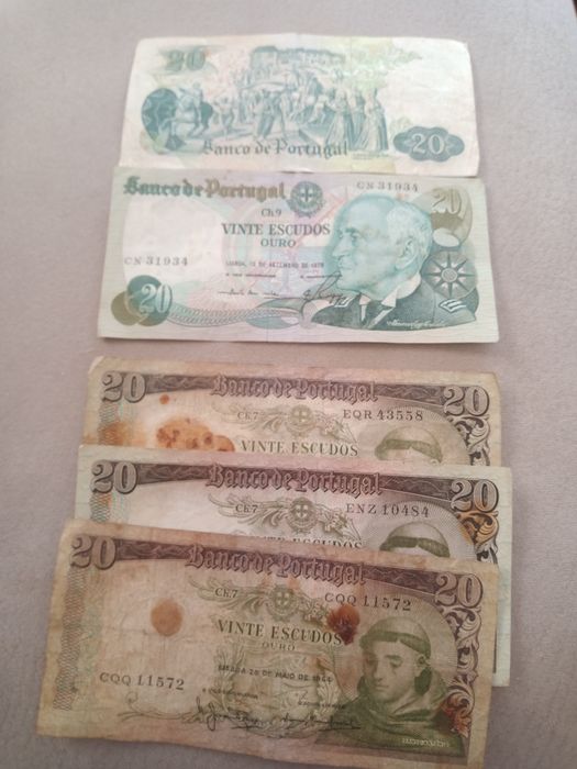 Vendo notas antigas de 20escudos .