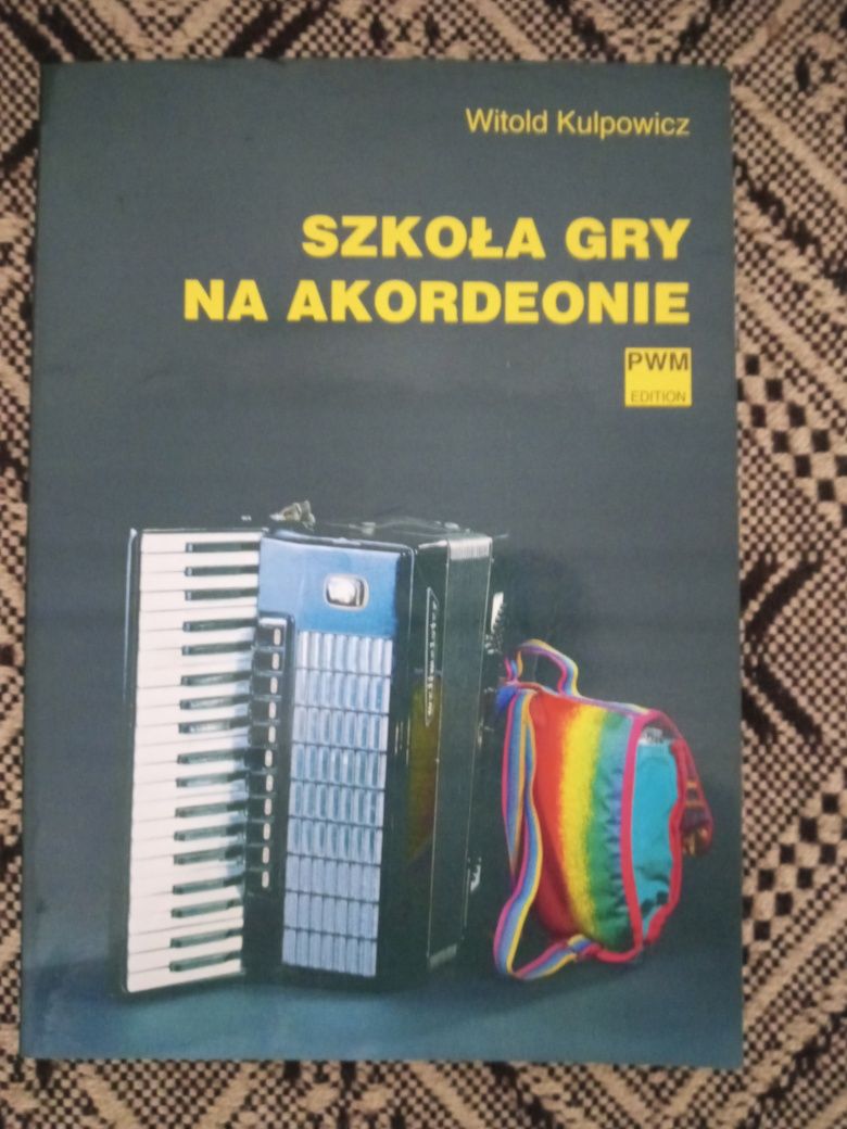 Nauka gry na akordeonie - podręcznik PWM 1996 Witold Kulpowicz