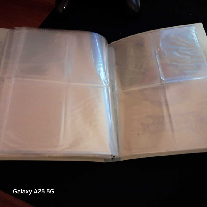 Album Pokémon TCG XY BREAKthrough Pikachu Eevee