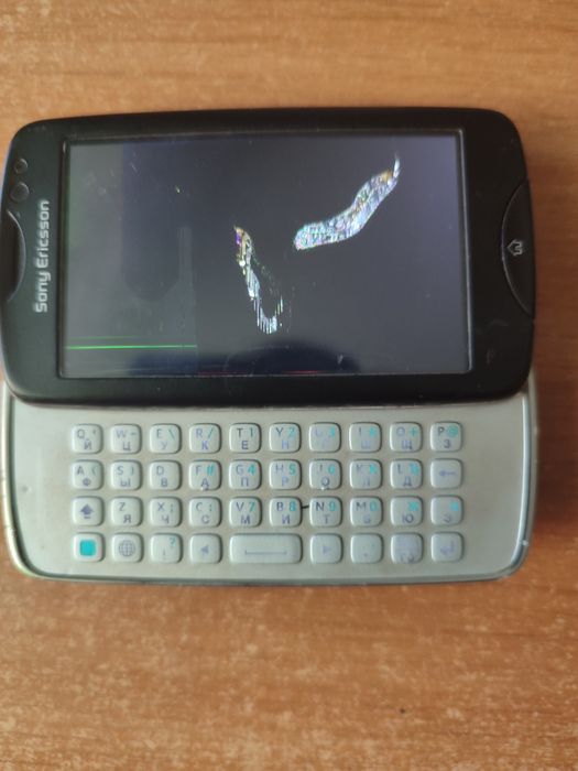Телефон Sony Ericsson.