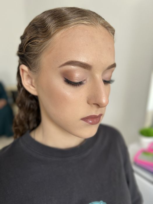 Макіяж, зачіски, укладки, стрижки