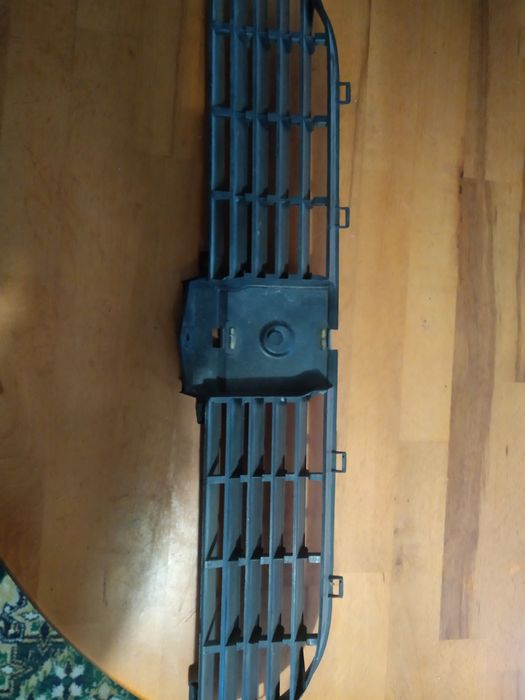 Решітка радіатора Сеат Толедо