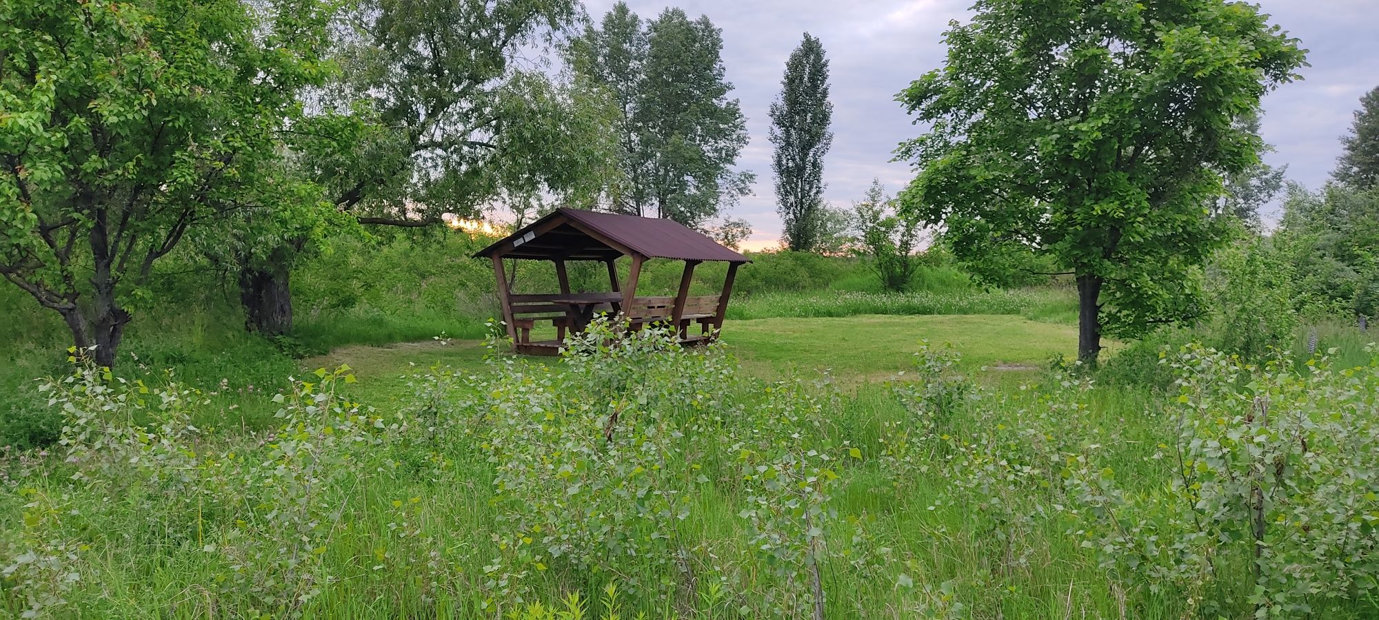 Беседки Троещина Альтанки Киев аренда возле воды