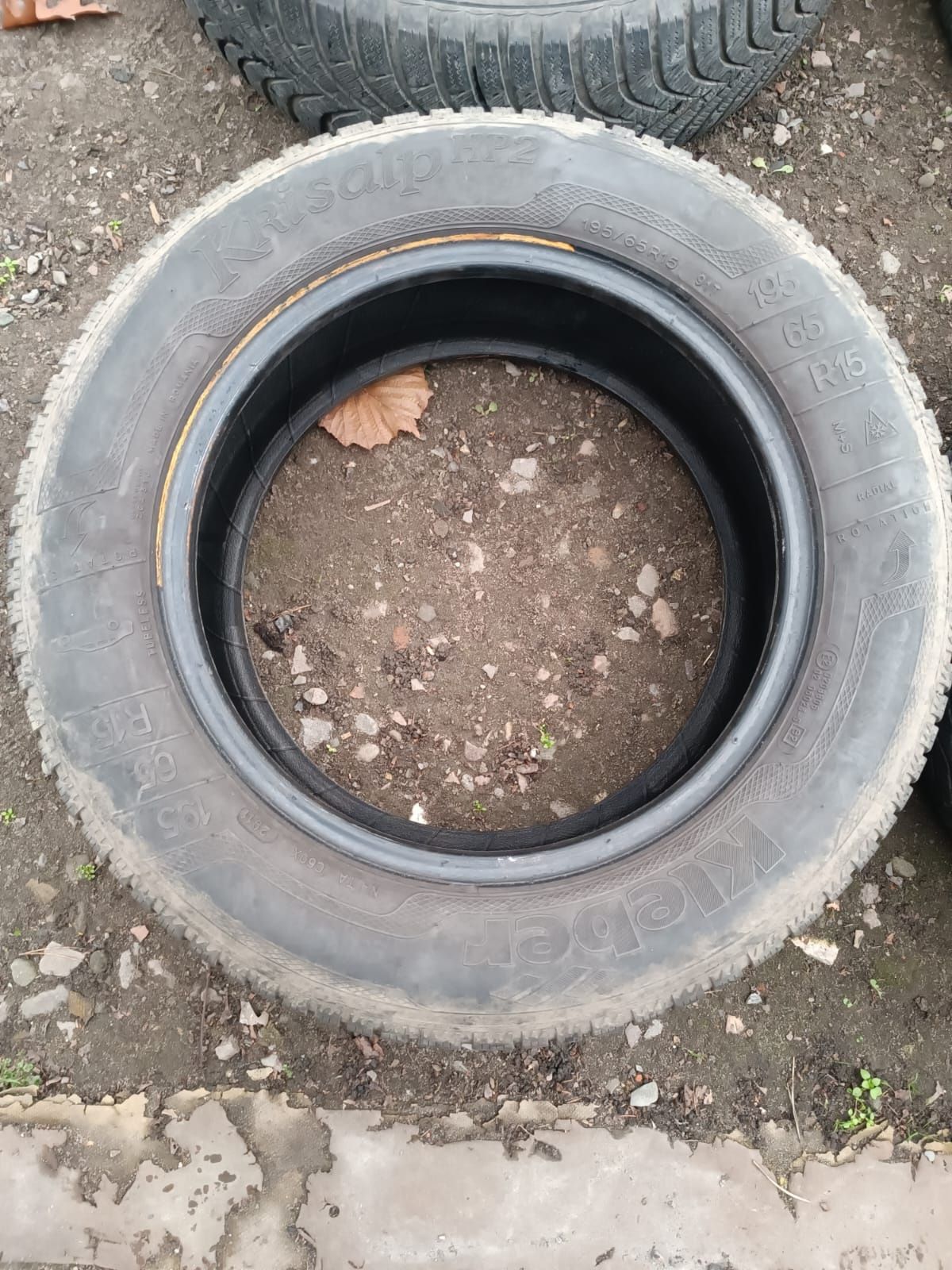 Opony zimowe- 2szt Hankook, 2szt Kleber 195/65/15