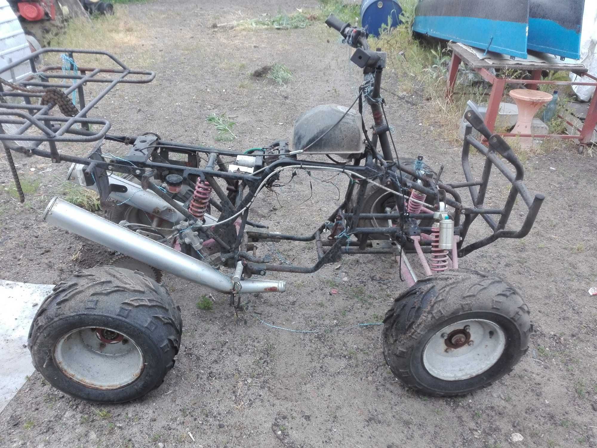 Rama quad przystosowana do silnika Jawa 350.