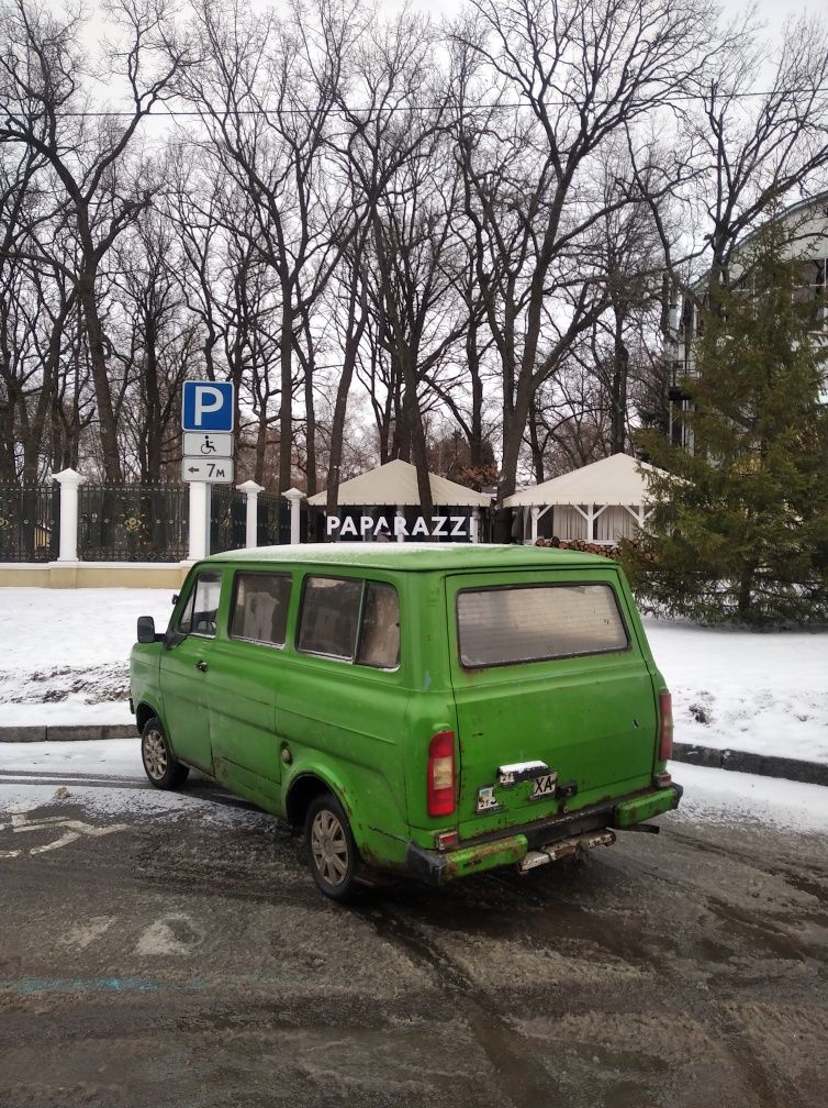 Форд Транзит 1982 года .