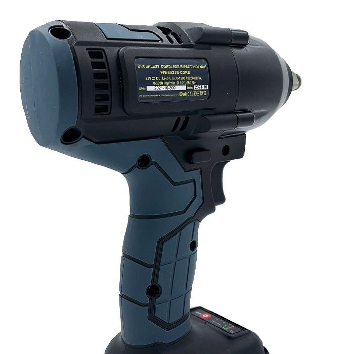 Аккумуляторный ударный гайковерт TITAN PIW6021B